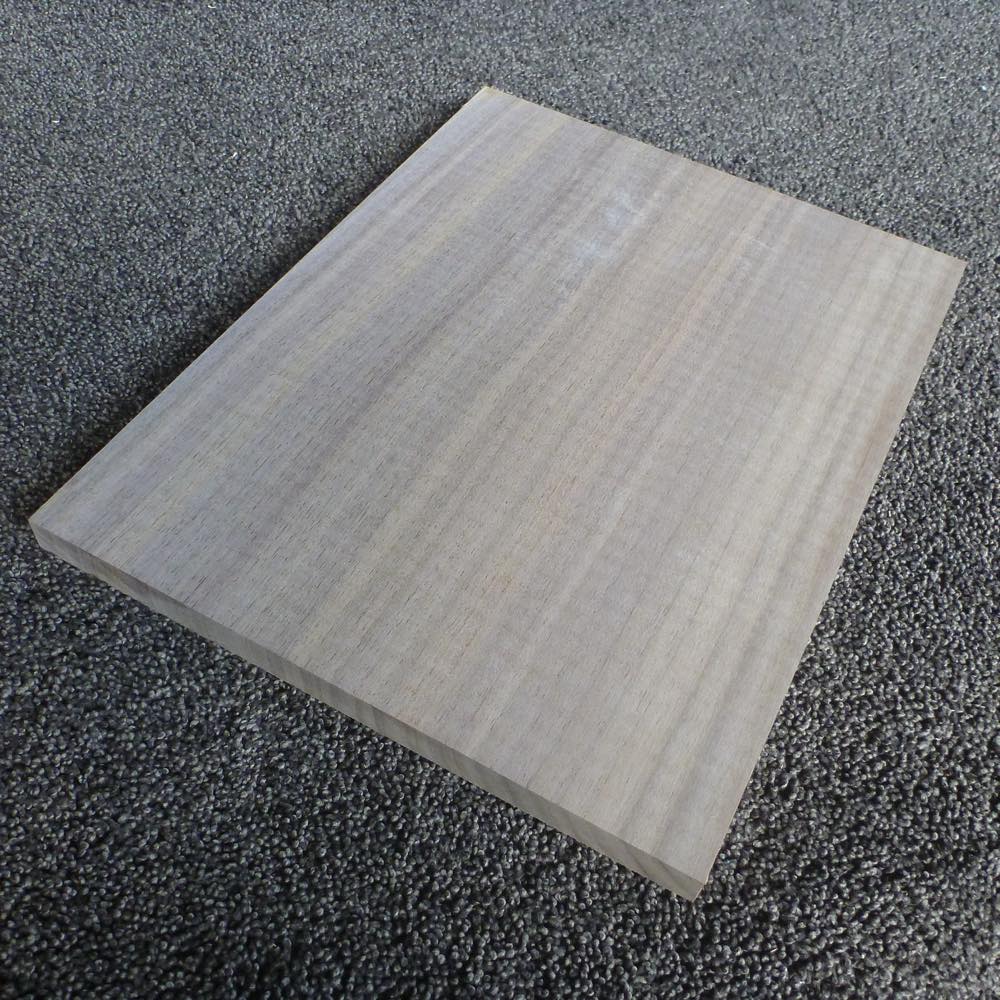 ウォールナット 柾目 300×15×230 (仕上げ加工済み商品)