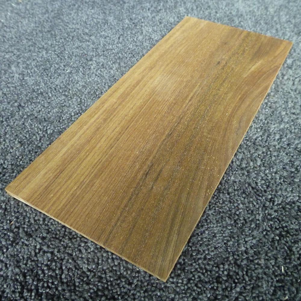 チーク 柾目 300×3×130 (仕上げ加工済み商品)