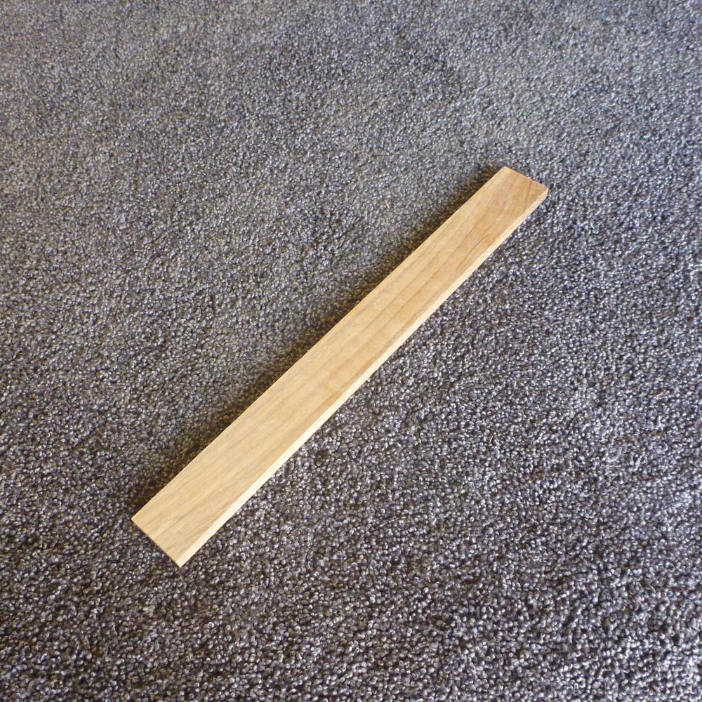 チーク 柾目 300×8×30 (仕上げ加工済み商品)