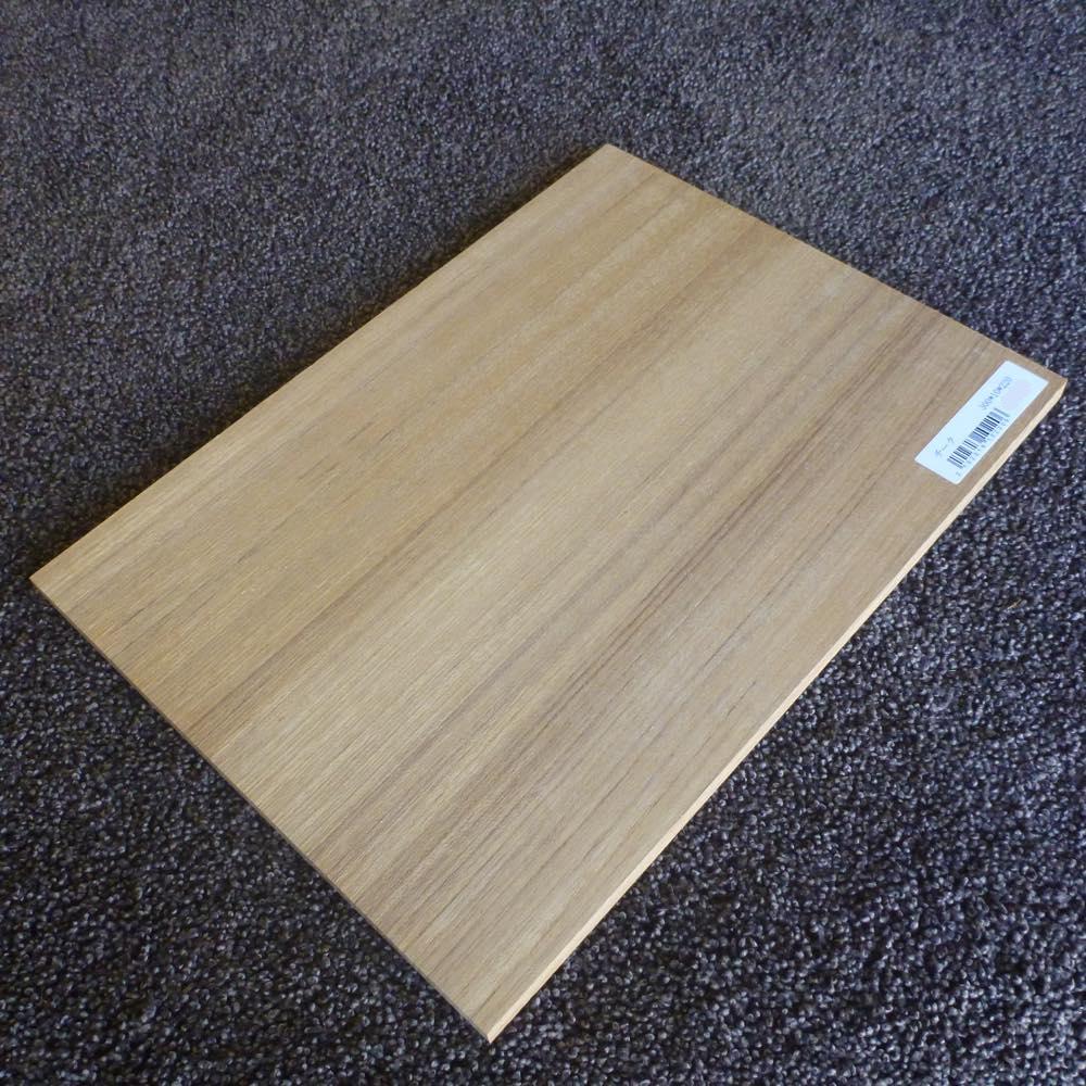 チーク 柾目 300×10×220 (仕上げ加工済み商品)
