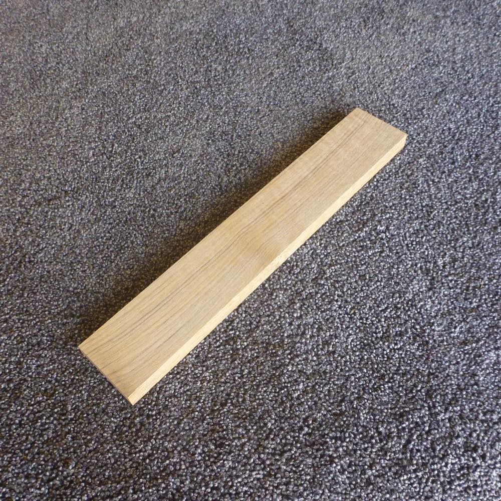 チーク 柾目 300×15×50 (仕上げ加工済み商品)