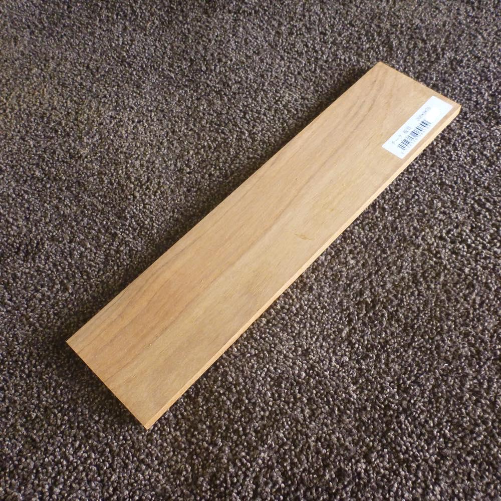 チーク 板目 300×8×70 (仕上げ加工済み商品)