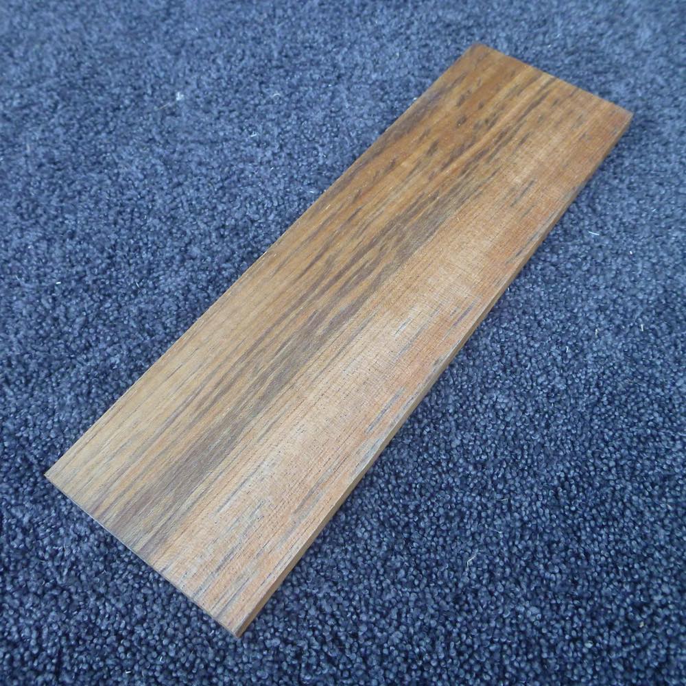 チーク 柾目 300×10×90 (仕上げ加工済み商品)