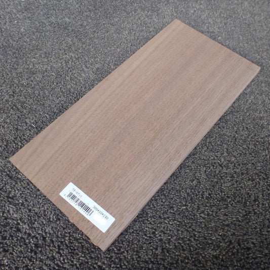 ウォールナット 柾目 300×10×140 (仕上げ加工済み商品)