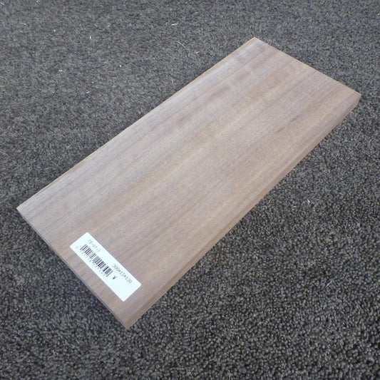 ウォールナット 柾目 300×15×130 (仕上げ加工済み商品)