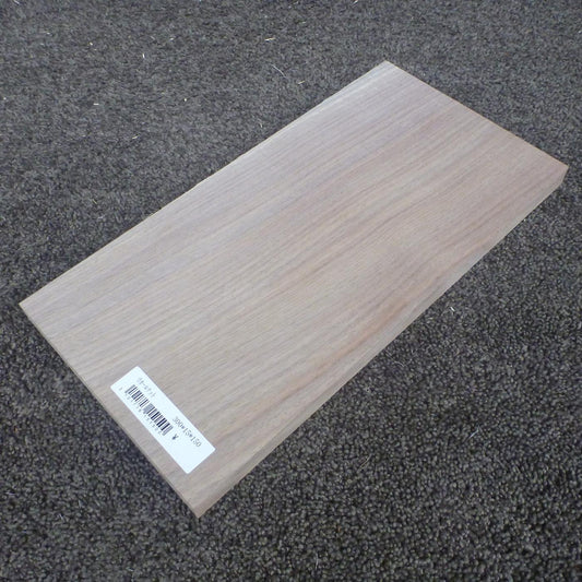 ウォールナット 柾目 300×15×150 (仕上げ加工済み商品)