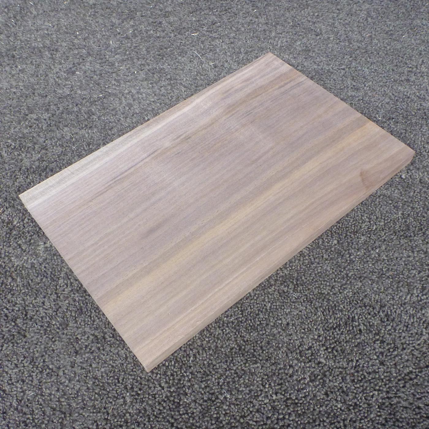 ウォールナット 柾目 300×15×190 (仕上げ加工済み商品)