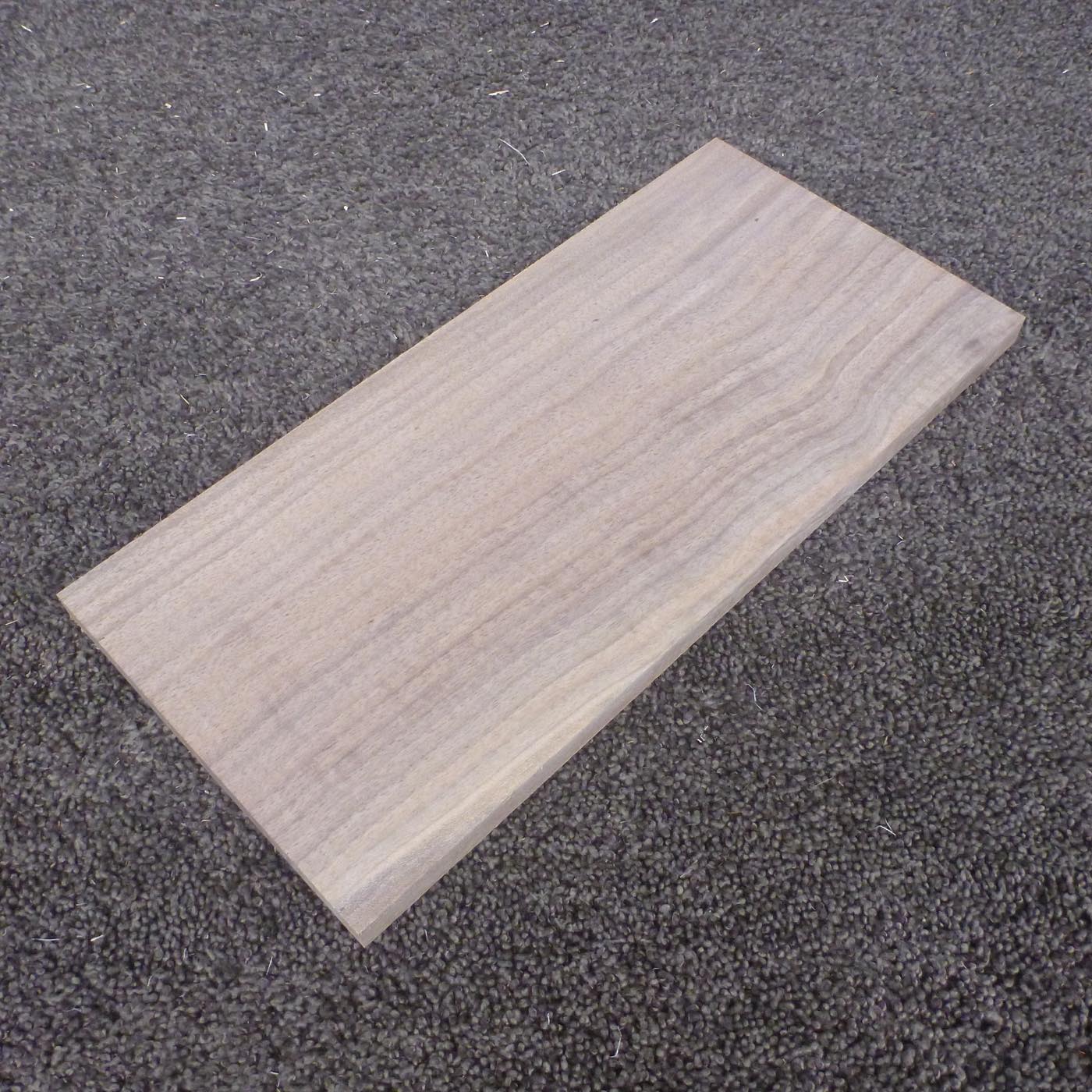 ウォールナット 柾目 300×12×140 (仕上げ加工済み商品)