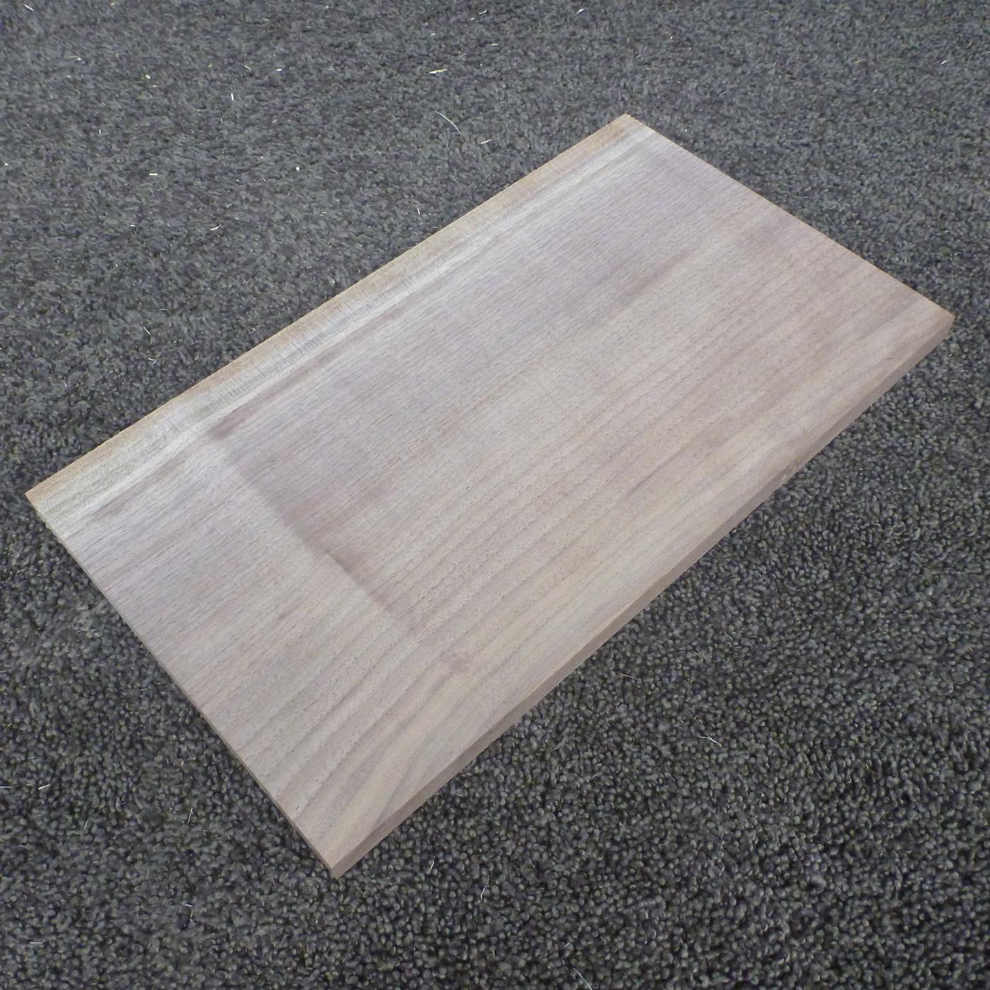 ウォールナット 柾目 300×12×170 (仕上げ加工済み商品)