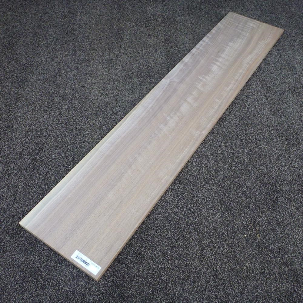 ウォールナット 柾目 1000×12×200 (仕上げ加工済み商品)