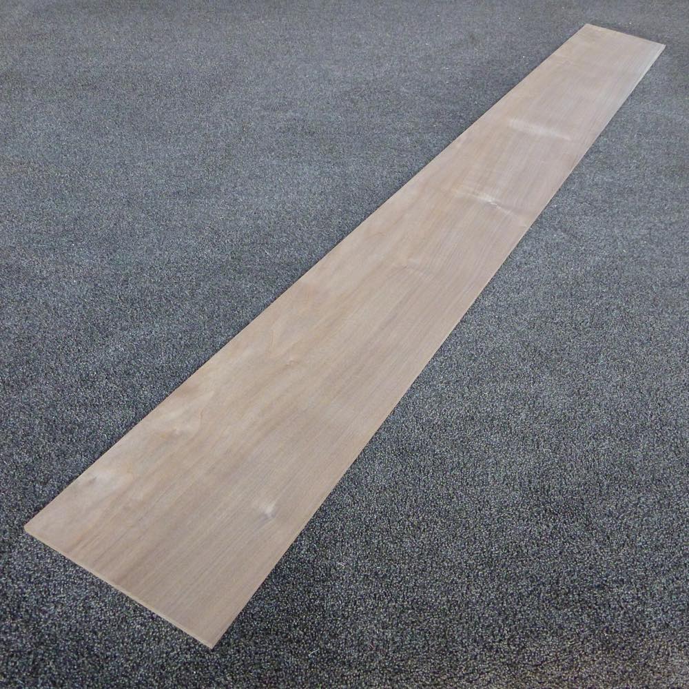 ウォールナット　柾目　2000×8×220　（仕上げ加工済み商品）