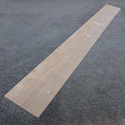ウォールナット　柾目　2000×8×220　（仕上げ加工済み商品）