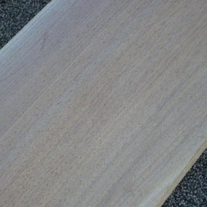 ウォールナット　柾目　2000×12×200　（仕上げ加工済み商品）
