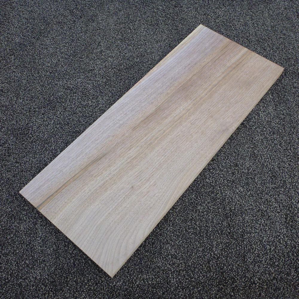 ウォールナット　柾目　450×15×180　（仕上げ加工済み商品）