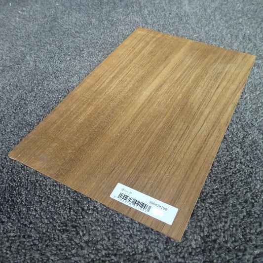 チーク　柾目　300×2×190　（仕上げ加工済み商品）