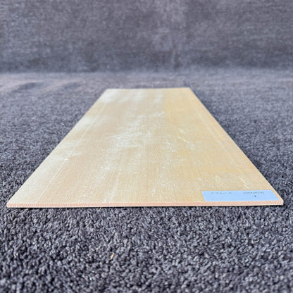 スプルース楽器材 ギター トップ用 スプルース 長さ600mm×厚み4mm×巾230mm