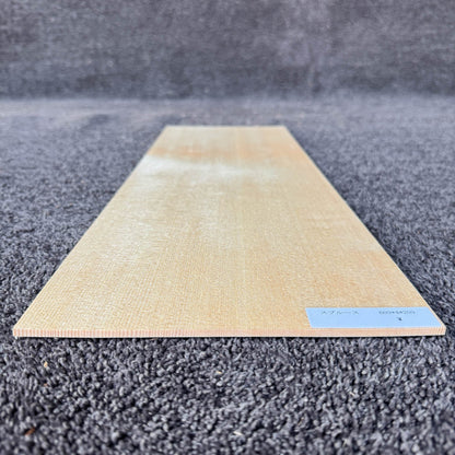 スプルース楽器材 ギター トップ用 スプルース 長さ600mm×厚み4mm×巾200mm