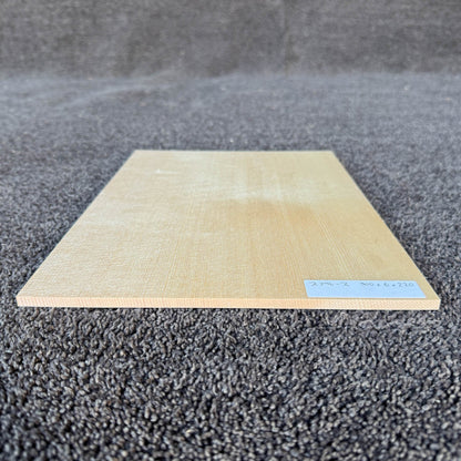 スプルース楽器材 ギター トップ用 スプルース 長さ300mm×厚み6mm×巾220mm