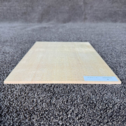 スプルース楽器材 ギター トップ用 スプルース 長さ300mm×厚み5mm×巾210mm