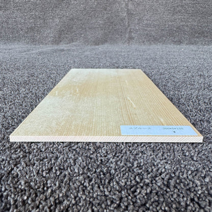 スプルース楽器材 ギター トップ用 スプルース 長さ300mm×厚み5mm×巾150mm