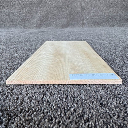 スプルース楽器材 ギター トップ用 スプルース 長さ300mm×厚み5mm×巾140mm