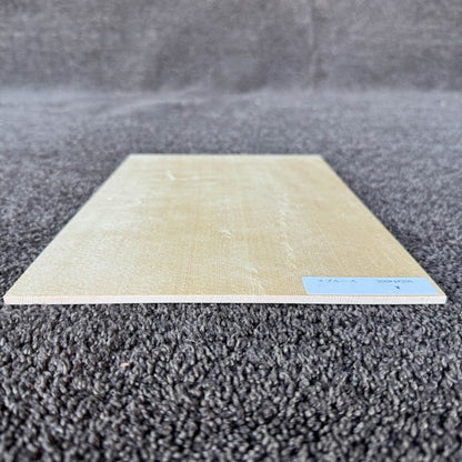 スプルース楽器材 ギター トップ用 スプルース 長さ300mm×厚み4mm×巾200mm