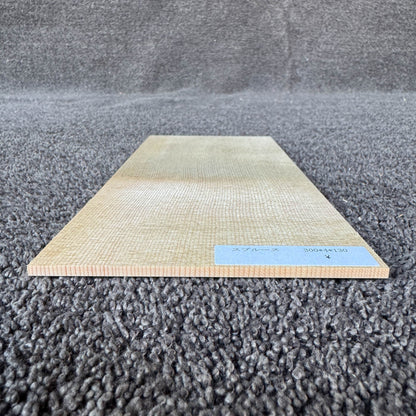 スプルース楽器材 ギター トップ用 スプルース 長さ300mm×厚み4mm×巾130mm