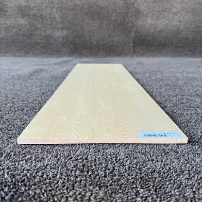 スプルース楽器材 ギター トップ用 プレミアムサイズ スプルース 長さ800mm×厚み8mm×巾230mm