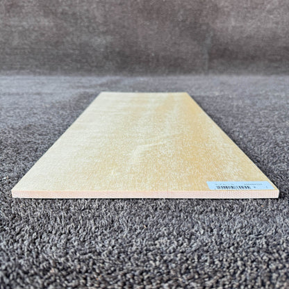 スプルース楽器材 ギター トップ用 プレミアムサイズ スプルース 長さ600mm×厚み8mm×巾250mm