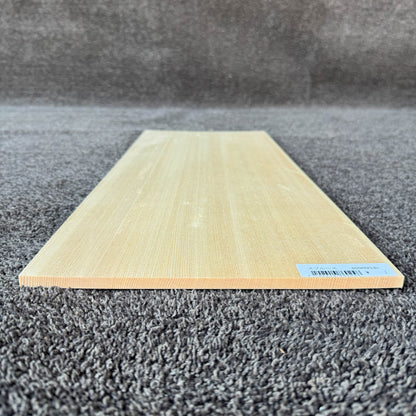 スプルース楽器材 ギター トップ用 プレミアムサイズ スプルース 長さ600mm×厚み8mm×巾240mm