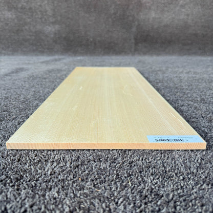 スプルース楽器材 ギター トップ用 プレミアムサイズ スプルース 長さ600mm×厚み8mm×巾220mm