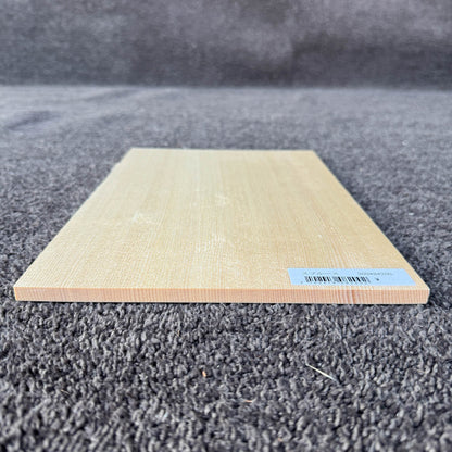 スプルース楽器材 楽器材力木・ブレイシング用 スプルース 長さ300mm×厚み8mm×巾200mm