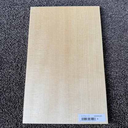 スプルース楽器材 楽器材力木・ブレイシング用 スプルース 長さ300mm×厚み8mm×巾190mm
