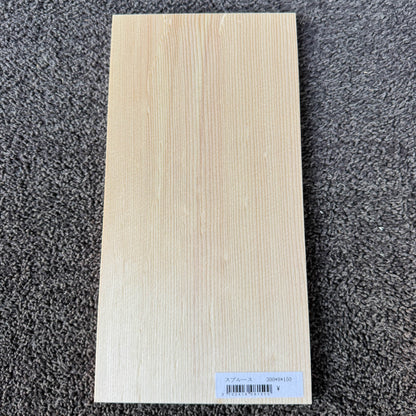 スプルース楽器材 楽器材力木・ブレイシング用 スプルース 長さ300mm×厚み8mm×巾150mm