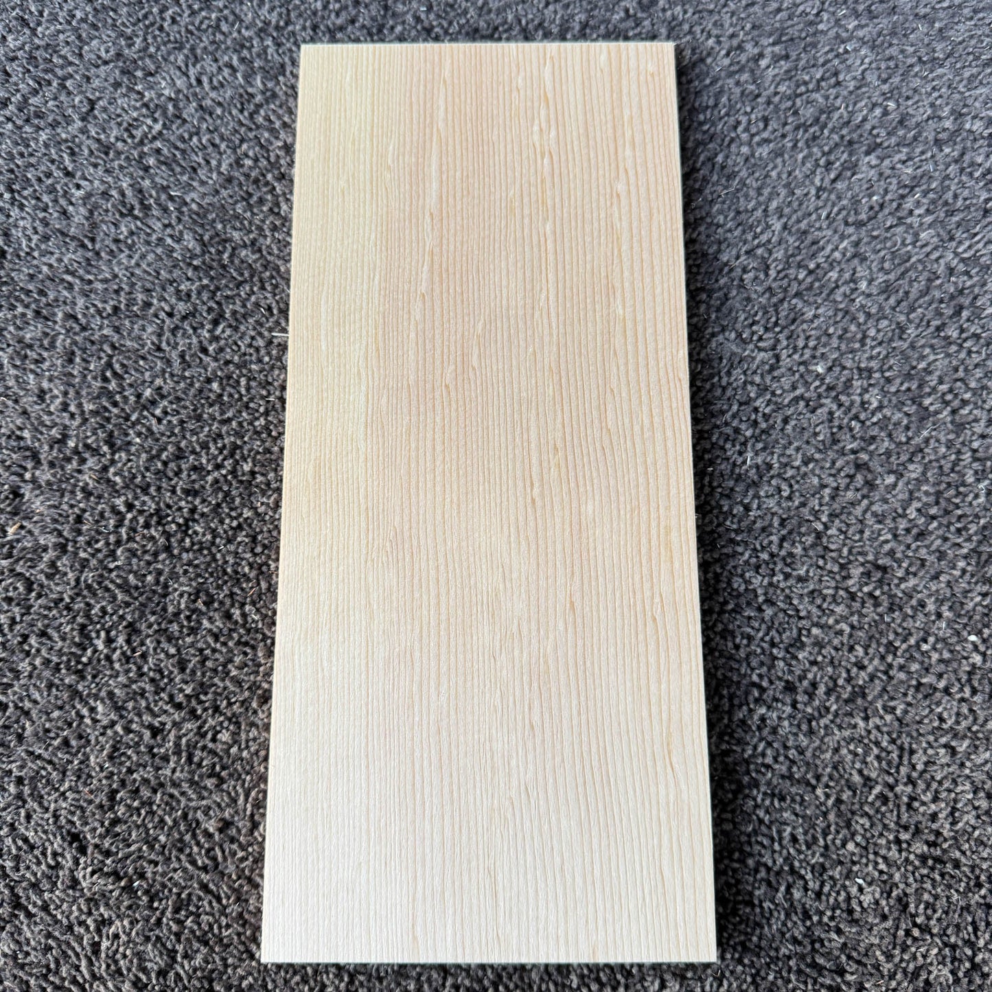 スプルース楽器材 楽器材力木・ブレイシング用 スプルース 長さ300mm×厚み8mm×巾130mm