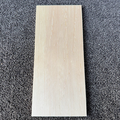 スプルース楽器材 楽器材力木・ブレイシング用 スプルース 長さ300mm×厚み8mm×巾130mm