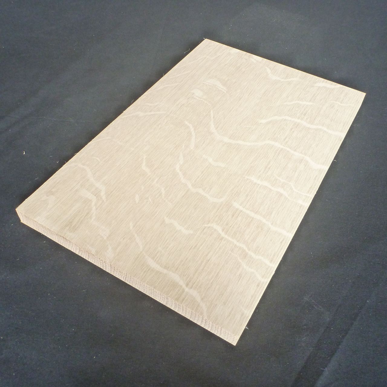 ホワイトオーク　柾目　300×15×190　（仕上げ加工済み商品）