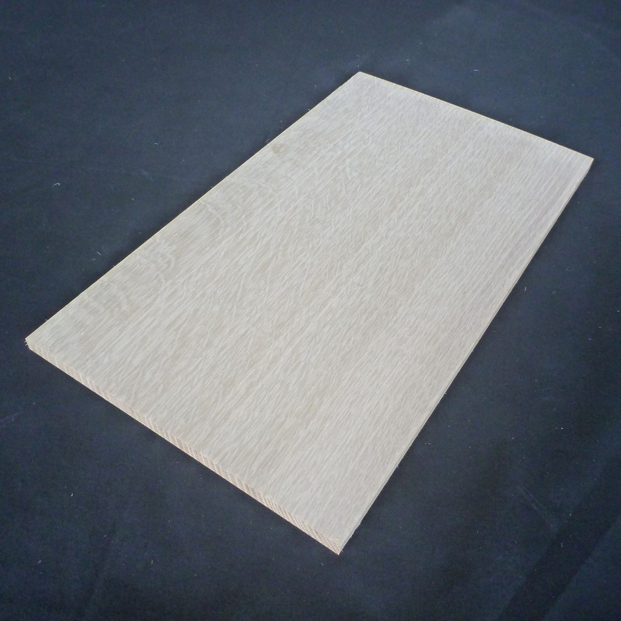 レッドオーク　柾目　300×8×170　（仕上げ加工済み商品）