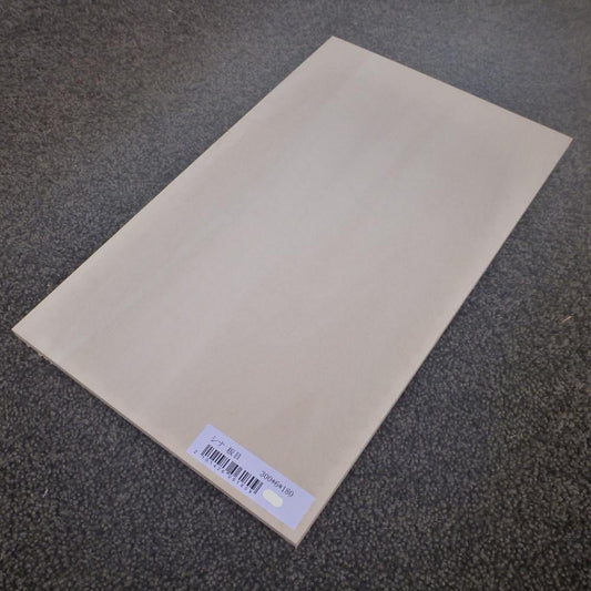 シナ　板目　300×6×180　（仕上げ加工済み商品）