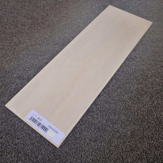 シナ　板目　300×3×100　（仕上げ加工済み商品）