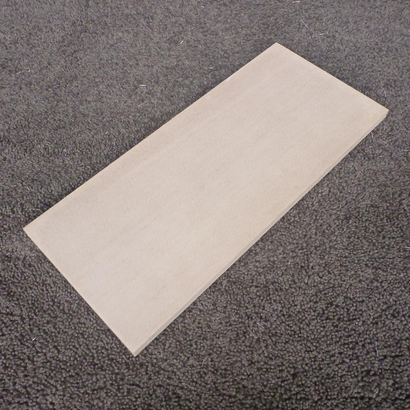 スプルース　柾目　300×10×130　（仕上げ加工済み商品）