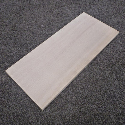 スプルース　柾目　300×8×130　（仕上げ加工済み商品）