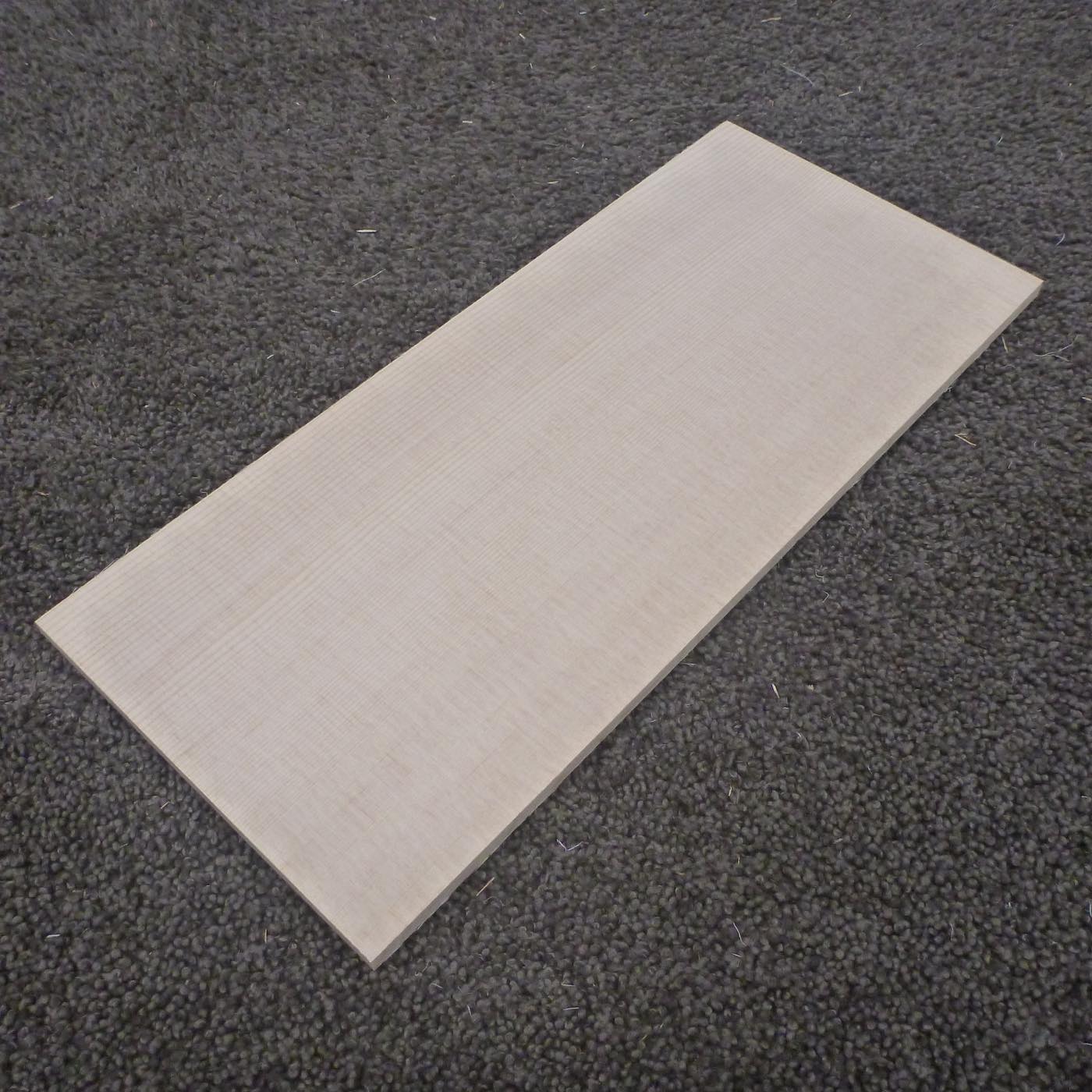 スプルース　柾目　300×6×130　（仕上げ加工済み商品）