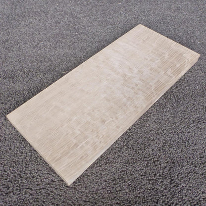ホワイトオーク　柾目　300×15×130　（仕上げ加工済み商品）