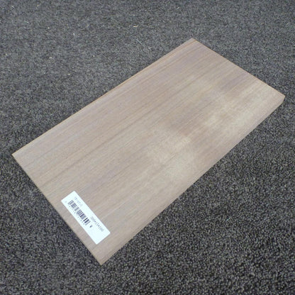 ウォールナット　柾目　300×15×160　（仕上げ加工済み商品）