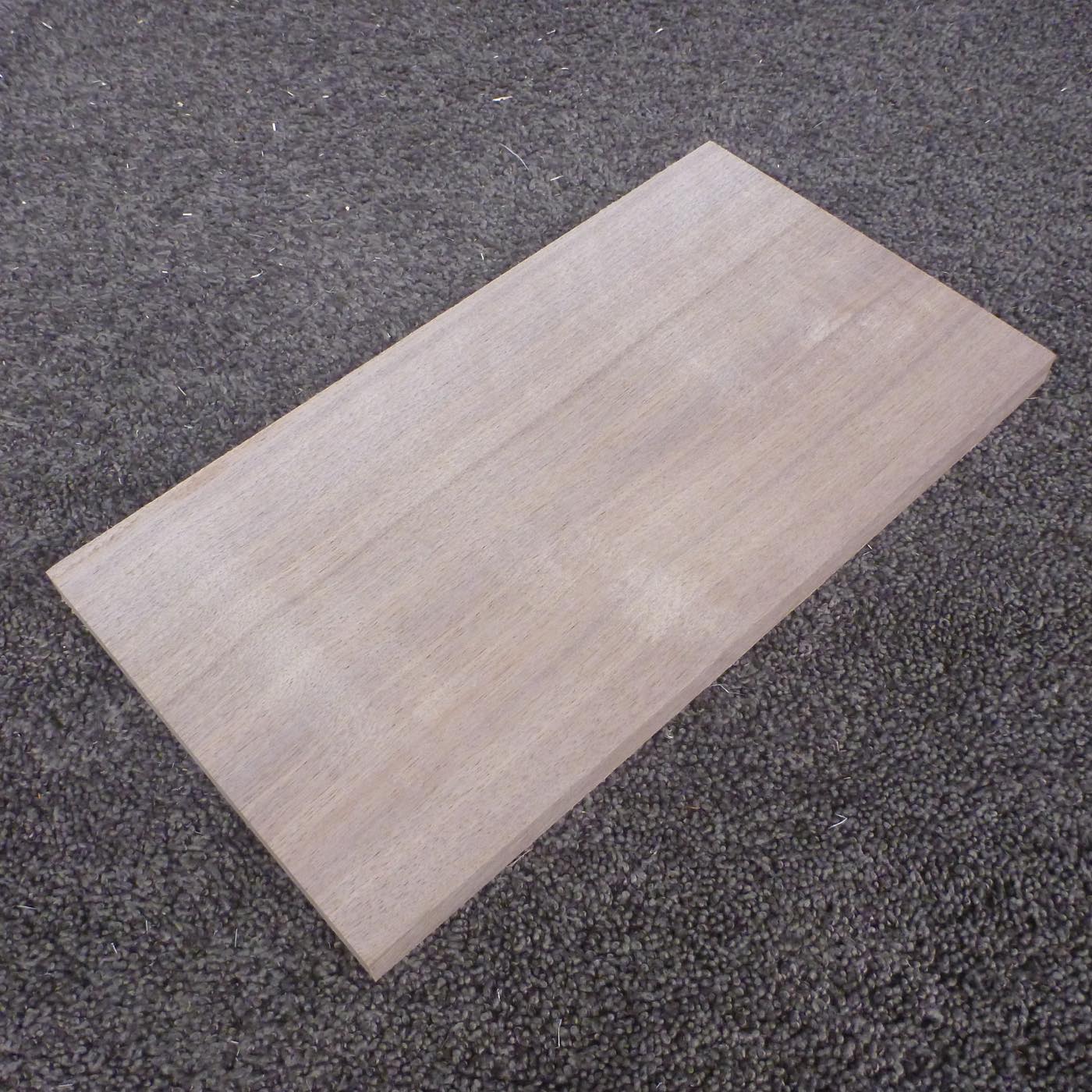 ウォールナット　柾目　300×15×160　（仕上げ加工済み商品）