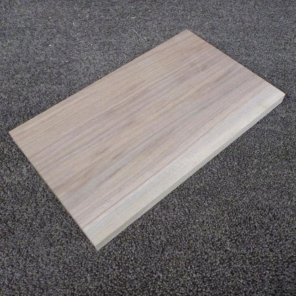 ウォールナット　柾目　300×15×180　（仕上げ加工済み商品）