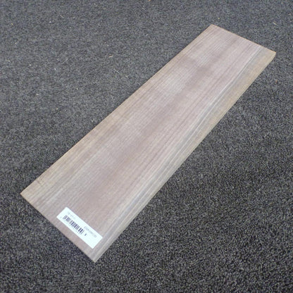 ウォールナット　柾目　450×10×130　（仕上げ加工済み商品）