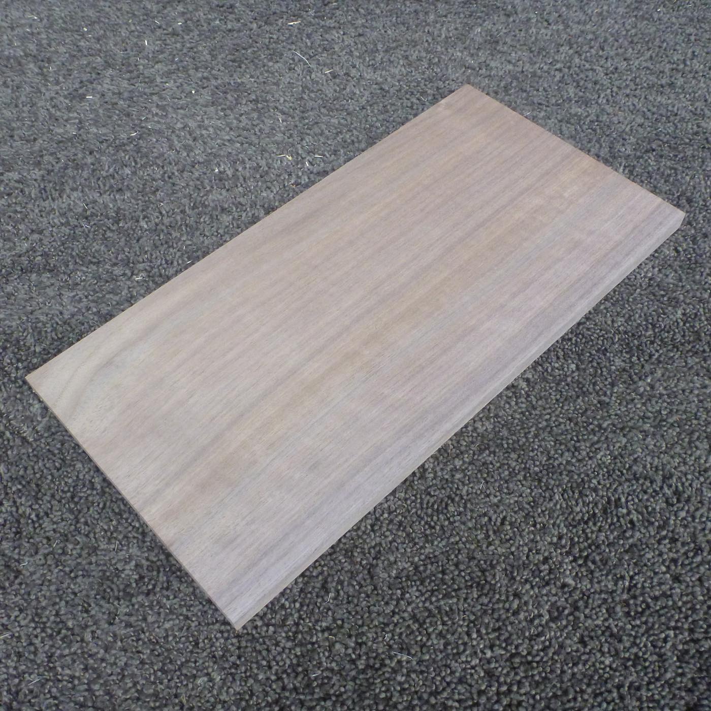 ウォールナット　柾目　300×10×150　（仕上げ加工済み商品）