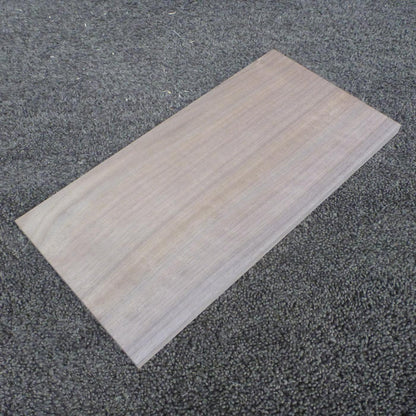 ウォールナット　柾目　300×10×150　（仕上げ加工済み商品）